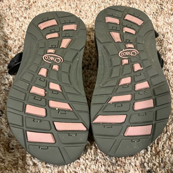EUC girls/ unisex Chacos size 10 - Picture 4 of 5
